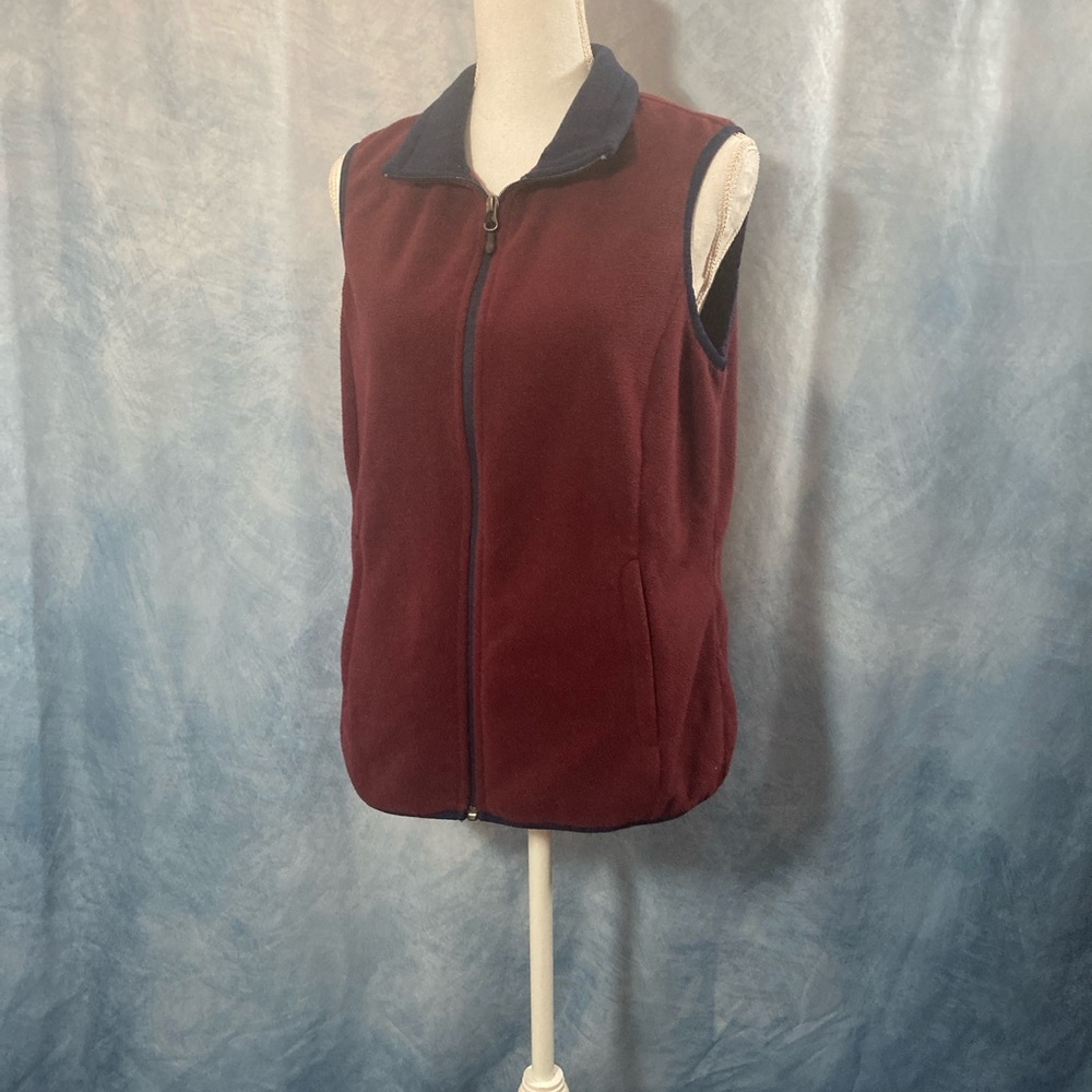 🌺2for$20🌺 Amazon Essentials Burgundy Fleece Vest Navy Detailing Never Worn
